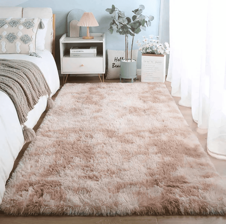 Tapis salon moelleux beige à fibres épaisses offrant confort, élégance et décoration raffinée pour la maison.