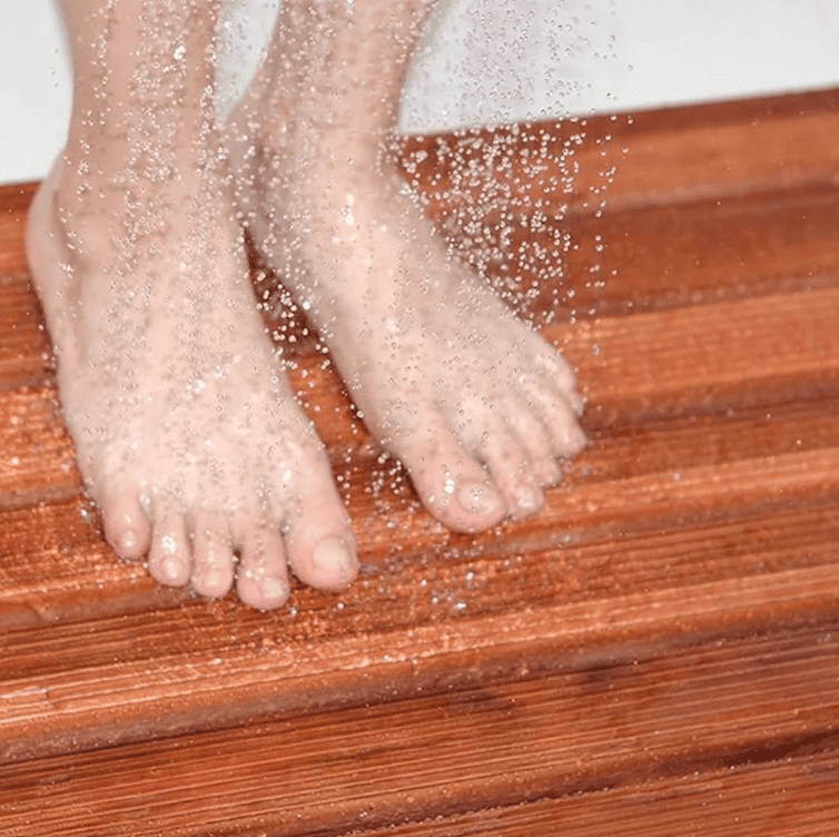 tapis de douche bois teck confortable sous les pieds