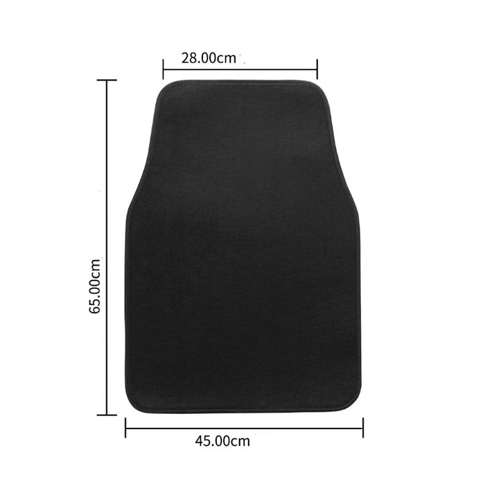 Vue de dessus d’un tapis de sol avant pour voiture avec dimensions indiquées : 65 cm de long, 45 cm de large et 28 cm de largeur au niveau supérieur.