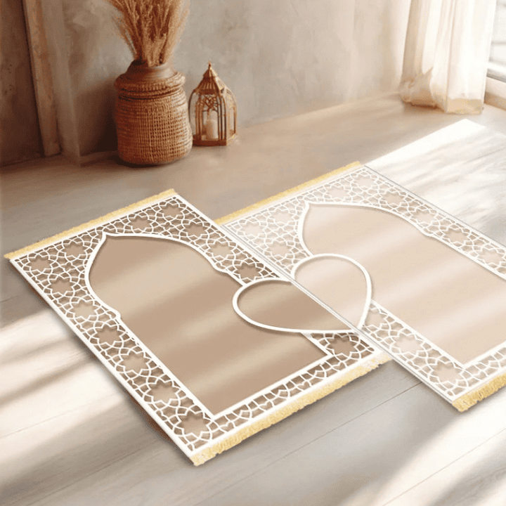 tapis de prière beige design moderne utilisé en intérieur décoration salon tapis de salat confortable et esthétique