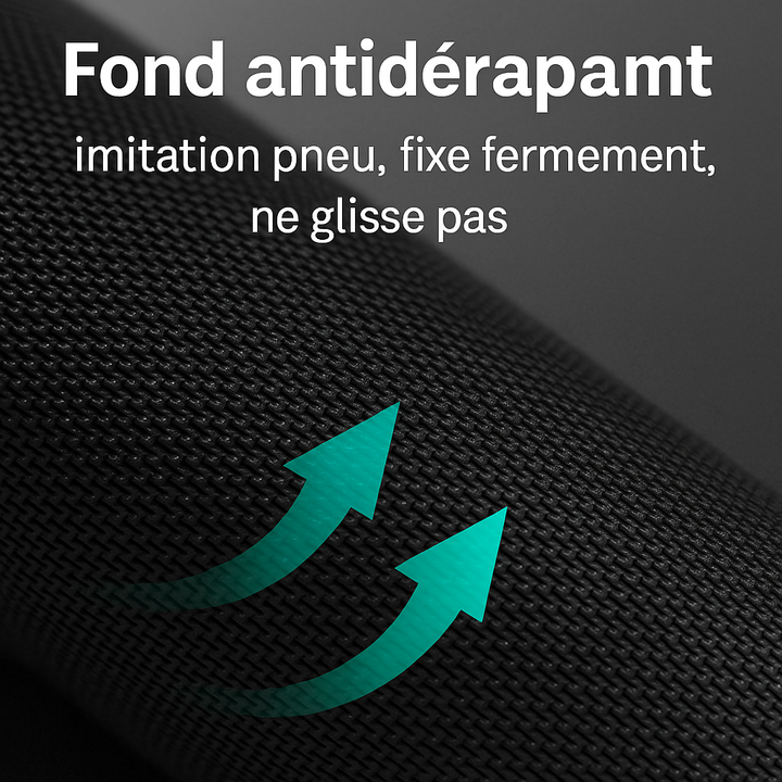 Gros plan sur le revers d’un tapis de souris en tissu à motif imitation pneu, avec deux flèches turquoise indiquant la surface texturée antidérapante.