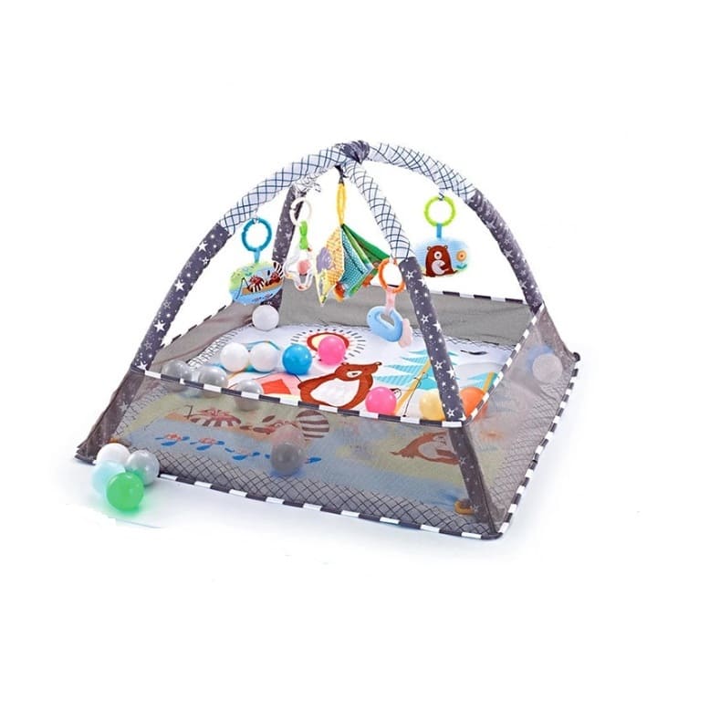 Tapis de jeu pour bébé avec arches grises en étoile, quatre jouets suspendus colorés et filet latéral, présenté sans balles ni annotations.