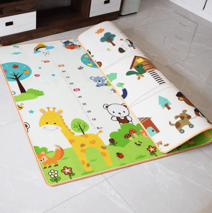 Tapis d’éveil sans arche déplié avec motifs animaux et chiffres éducatifs