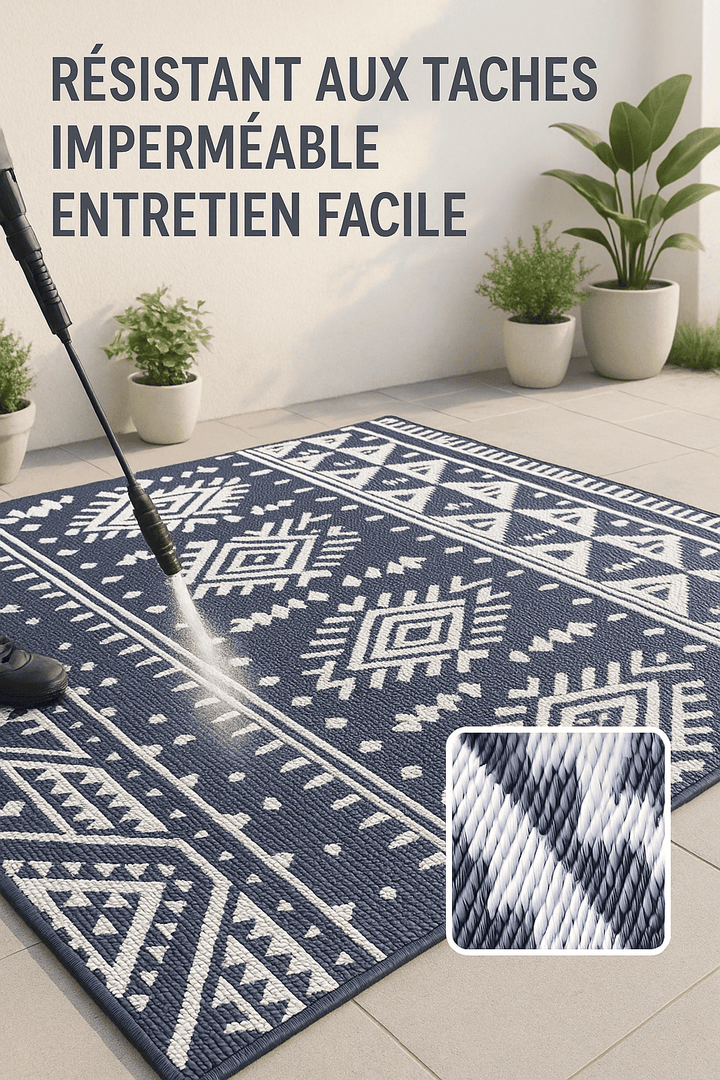 Tapis extérieur plastique bleu et blanc nettoyé au nettoyeur haute pression, résistant aux taches, imperméable et facile d’entretien.