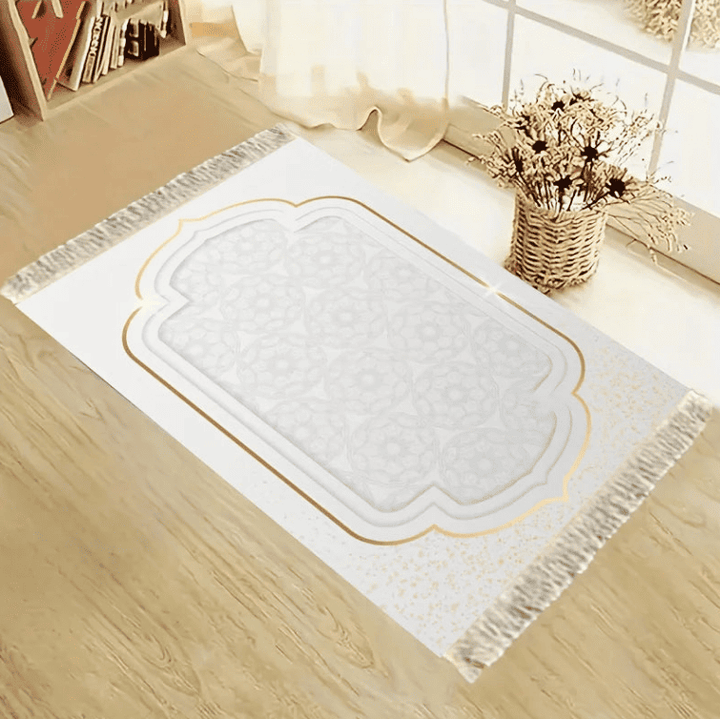 tapis de prière blanc élégant posé au sol avec motif islamique design épuré intérieur lumineux