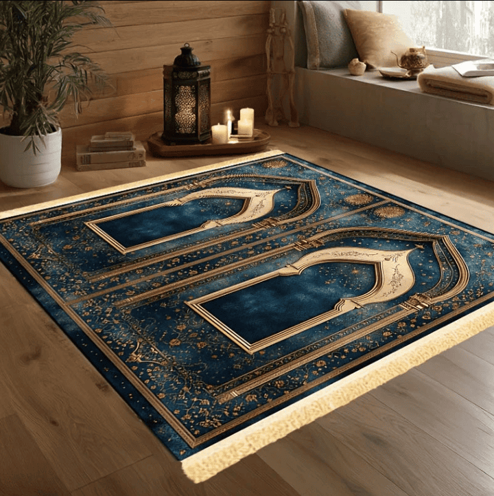 tapis de prière homme design oriental bleu et or avec motifs arches islamiques