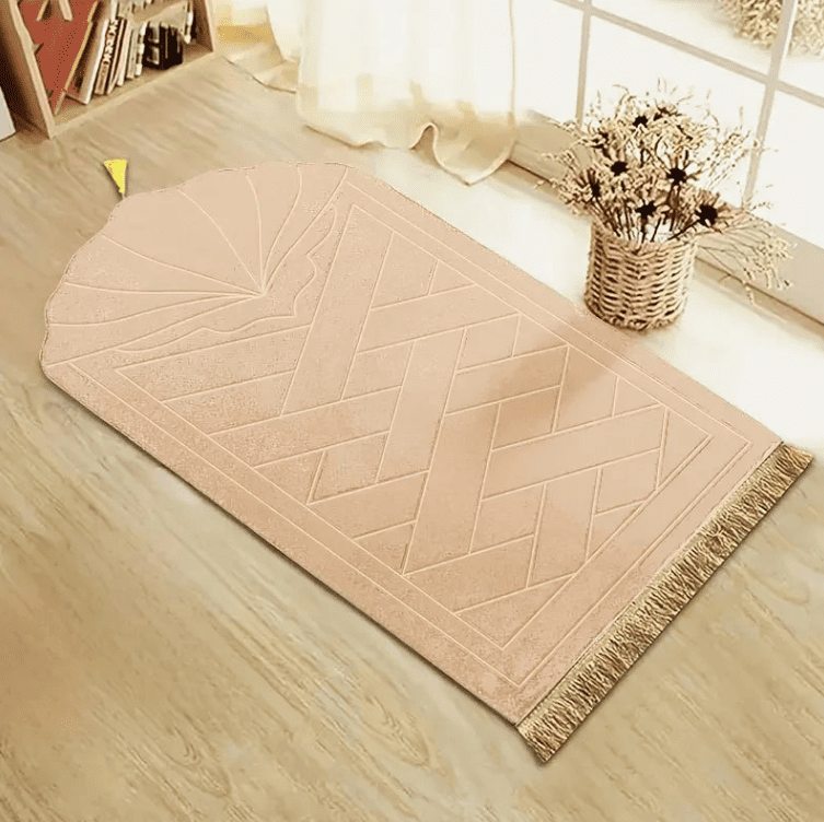 tapis de prière portable beige doux et élégant avec texture confortable et design minimaliste
