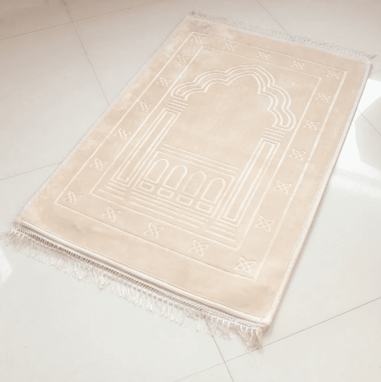 Tapis de prière rembourré beige avec tissu velours doux et design élégant pour un confort quotidien