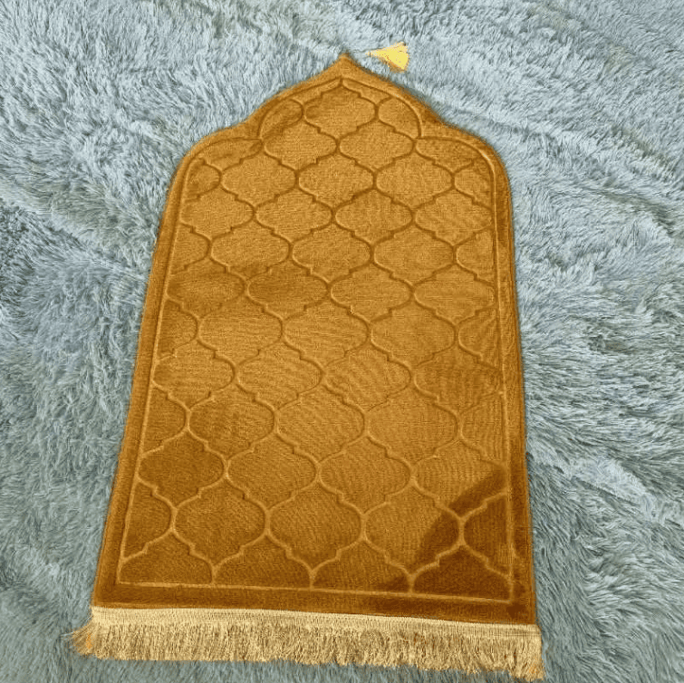 Tapis de prière jaune au design sobre avec texture agréable et finition élégante moderne