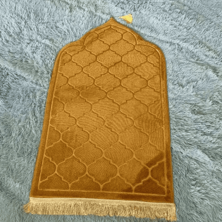 Tapis de prière jaune au design sobre avec texture agréable et finition élégante moderne