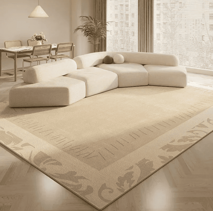 Salon lumineux avec un grand tapis beige 200x300 au design élégant et classique