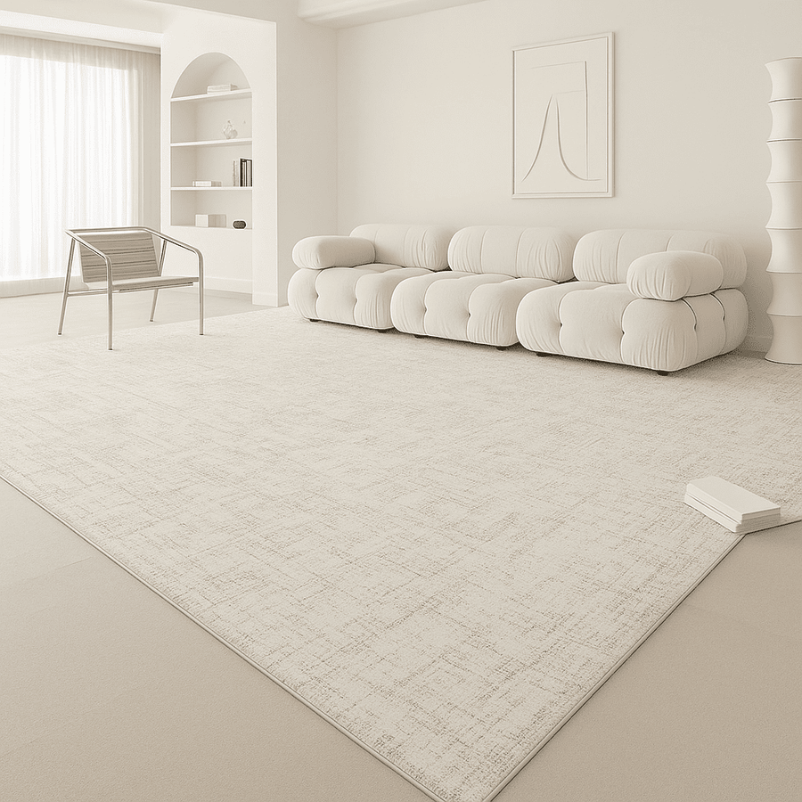 Tapis intérieur contemporain posé dans un salon lumineux