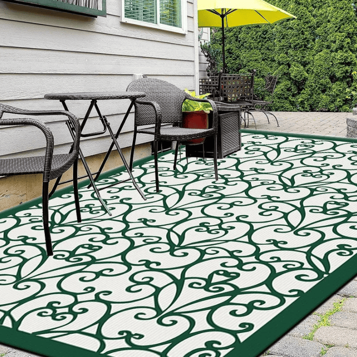 Tapis de sol extérieur à motif de vignes vertes sur fond crème